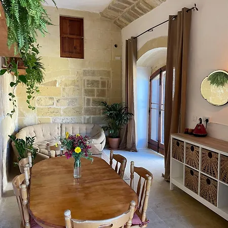 Soluna Boutique Għasri